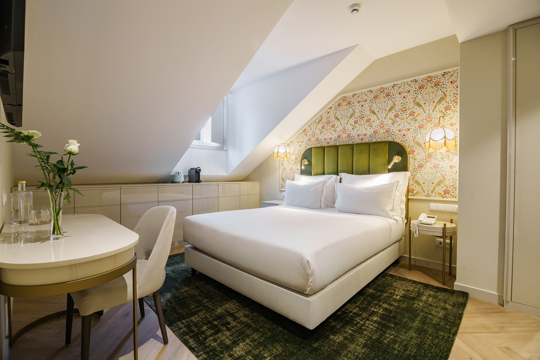 trat-DeluxetopfloorOlympia-(3)