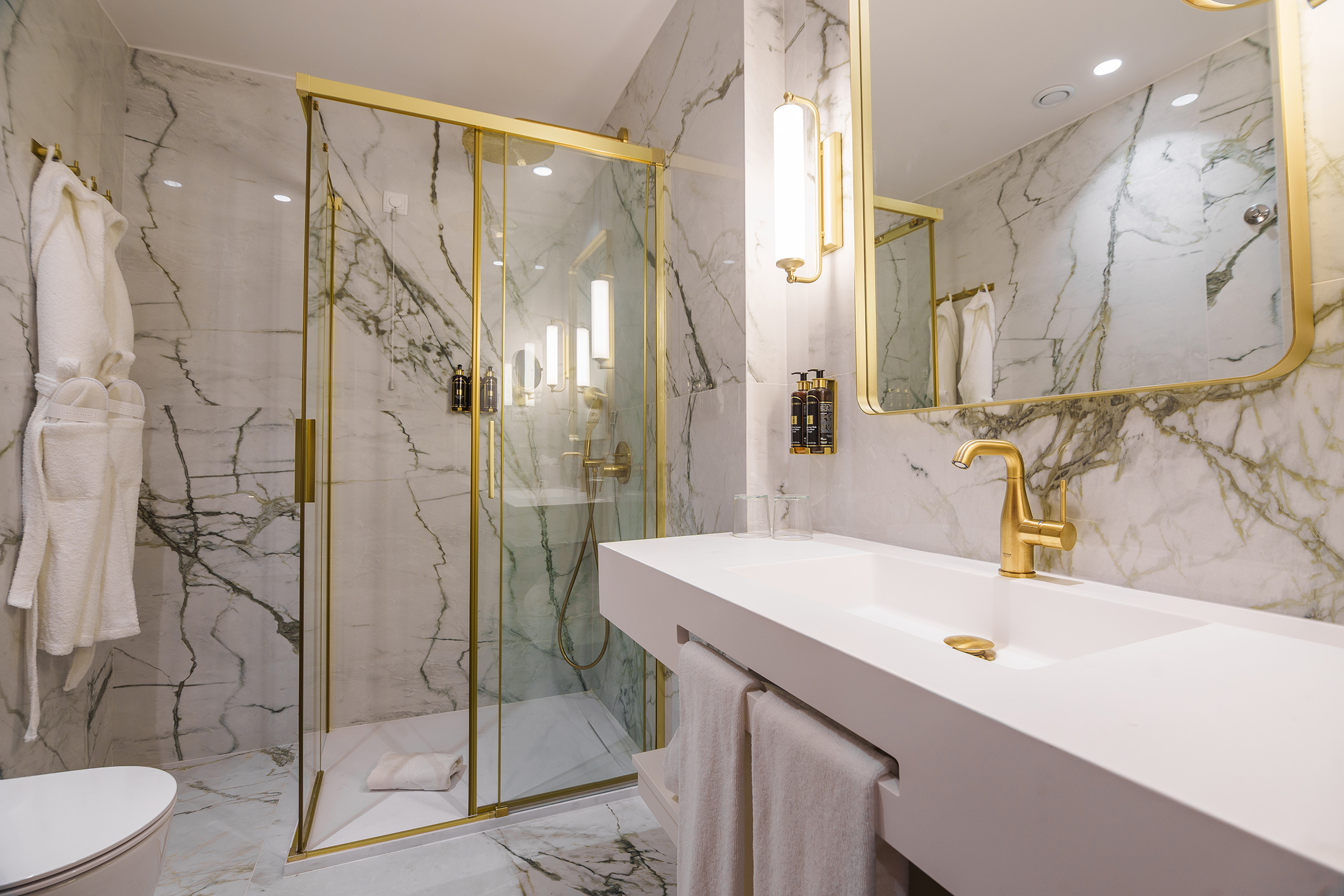 trat-Standard-Olympia-(7)